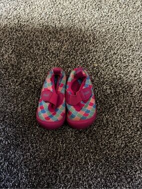 Northside Kids Pink Multi-Color Mermaid Scale Water Shoes